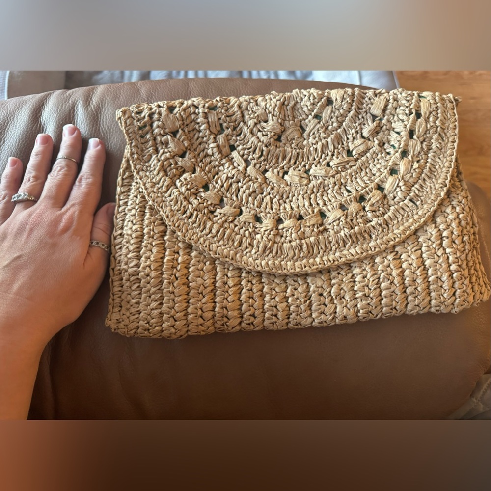 NWOT: Funky Monkey Raffia Straw Weave Clutch. Perfect 4 Vacation or Summer Dress